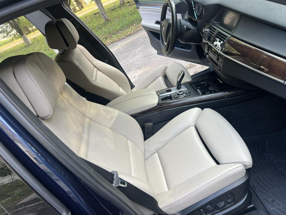 BMW X5, 2010 рік