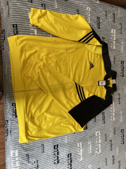 Новая! Спортивна кофта Adidas дуже великий розмір!