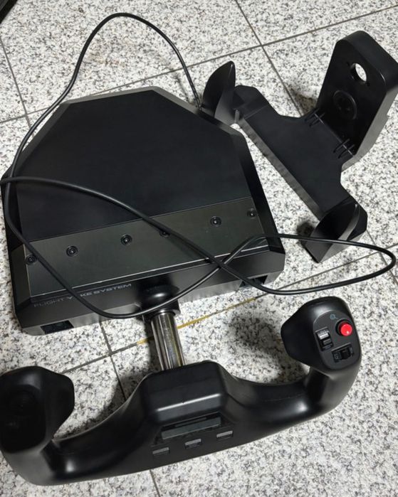 Flight Yoke System - Saitek Pro Flight