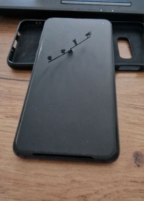 Samsung S10e indukcyjne ładowanie