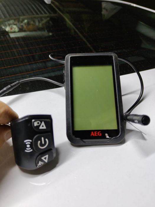 Wyświetlacz rowerowy z manipulatorem