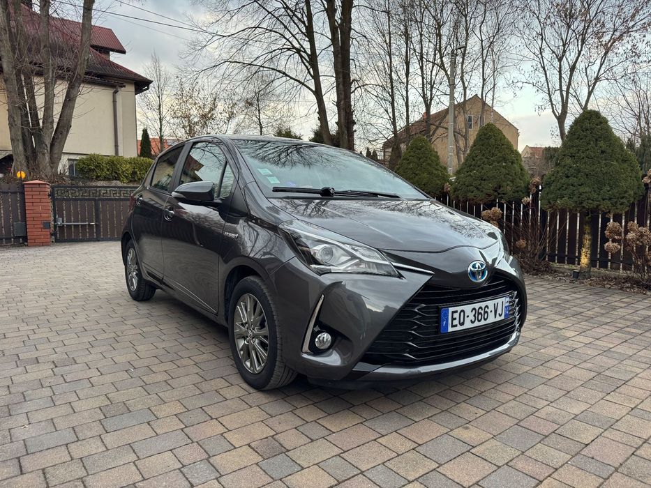 Toyota Yaris Hybryda, niski przebieg, okazja