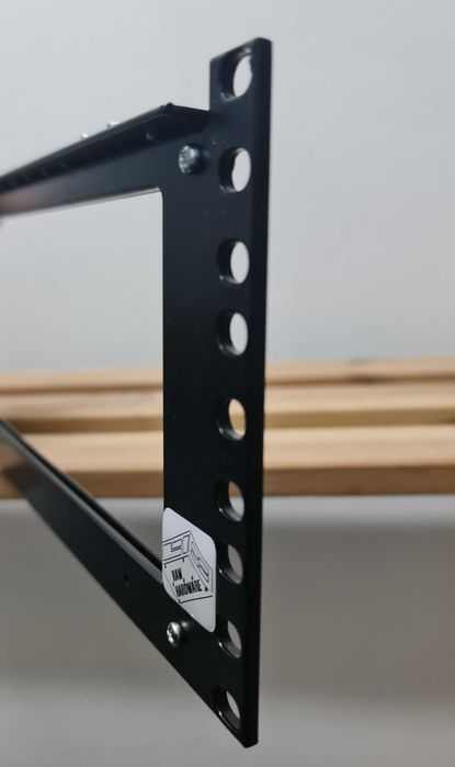 Uchwyt / ramka przeznaczona do montażu kart graficznych szafy RACK 19