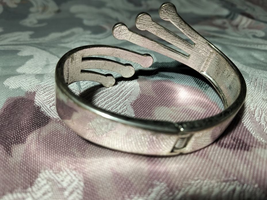 Pulseira metálica grossa