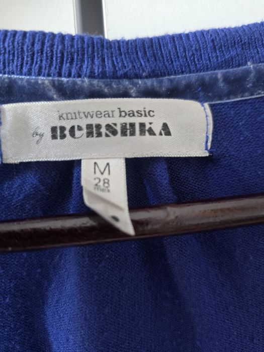 Granatowy elegancki sweterek Bershka M