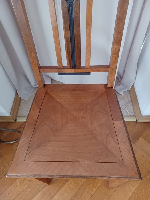 Krzesło drewniane wygodne i solidne