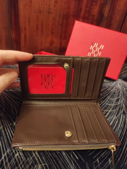 Женский кошелек Carolina Herrera на молнии с монограммой CH