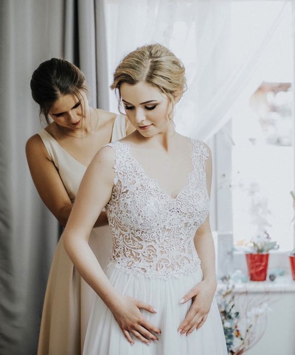 Delikatna, zwiewna Suknia ślubna