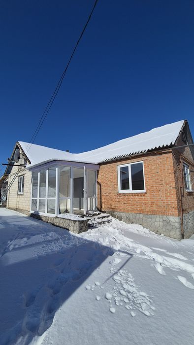 Продаж  будинку.  М. Тараща два будинки.  без комісії для покупця