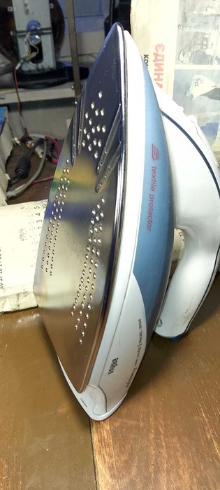 Утюг BRAUN 1900 ватт. 400 гривень