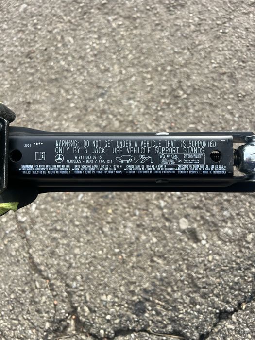 Домкрат mercedes w 211 E clas