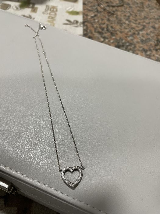 Colar Pandora com pendente coracão