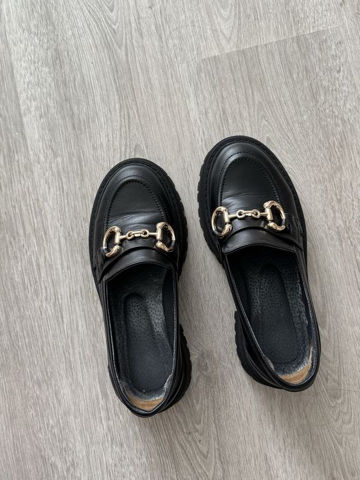 Лофери із золотою фурнітурою