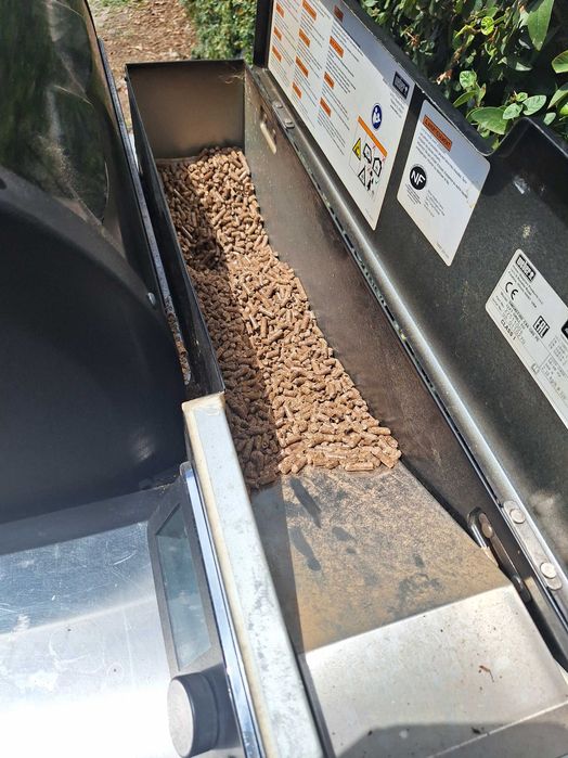 Weber SmokeFire EX4 (2020) — Grelhador Pellets c/ App