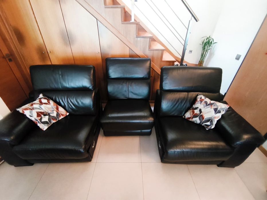 Sofá preto - Automatizado e opcionalmente modelar