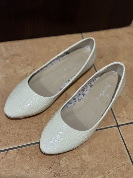 Балетки лаковані