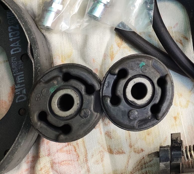 Продам задний сайлентблок ланос