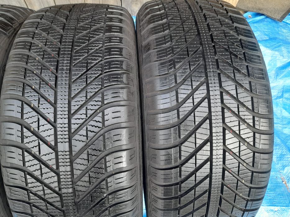 Goodyear Vector 4SEASONS 225/50R17 98V