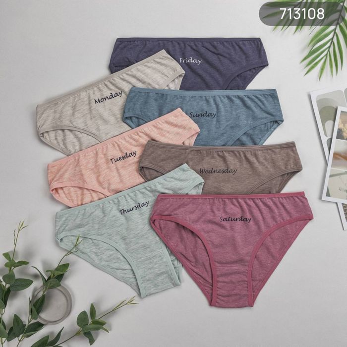Жіночі трусики набором