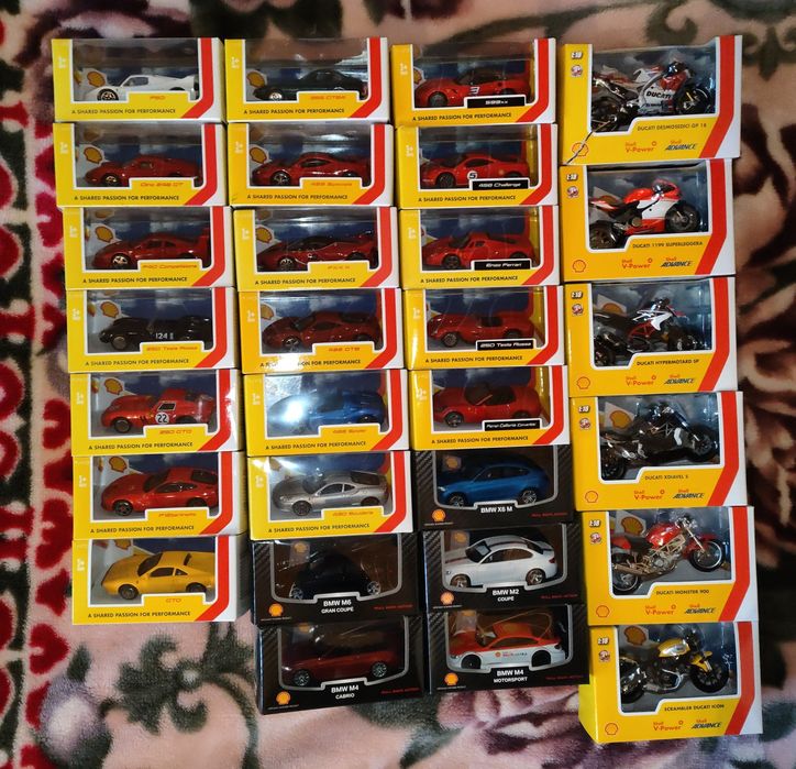 Zestaw Kolekcja modele Shell Ferrari Bmw Ducati 1:43 1:18