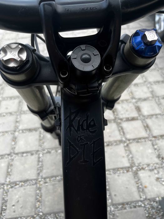 Rower Downhill Scott Gambler 720