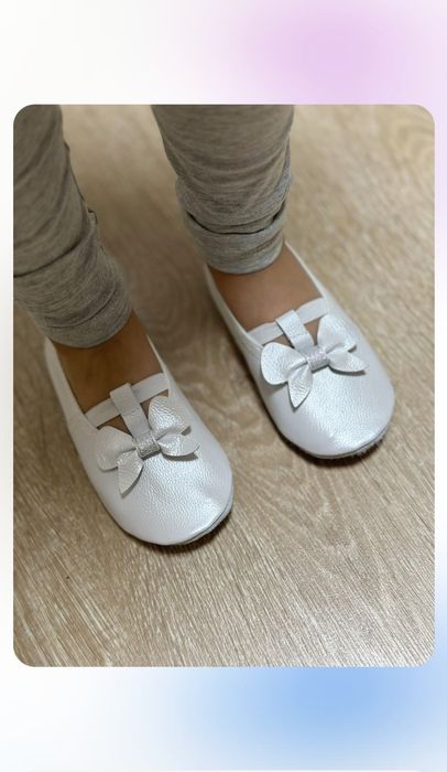 Чешки з перламутрової шкіри.