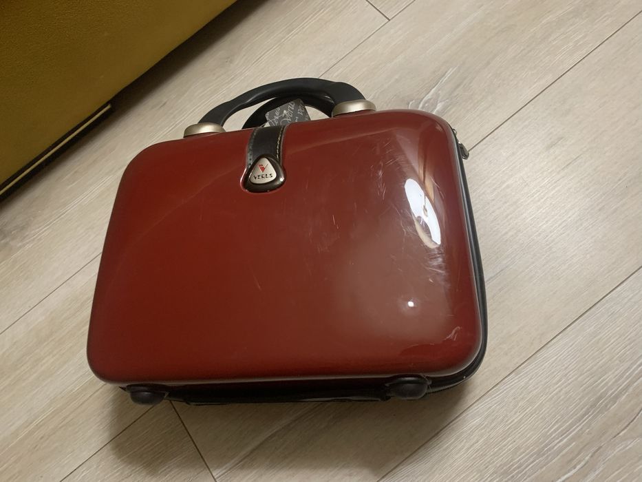 Продам дорожную сумку-косметичку
