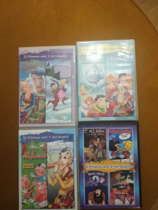 12 DVD e 2 cassetes VHS de Filmes infantis, originais
