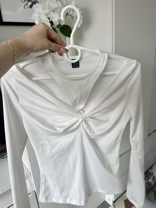 biala bluzka s z wiazaniem