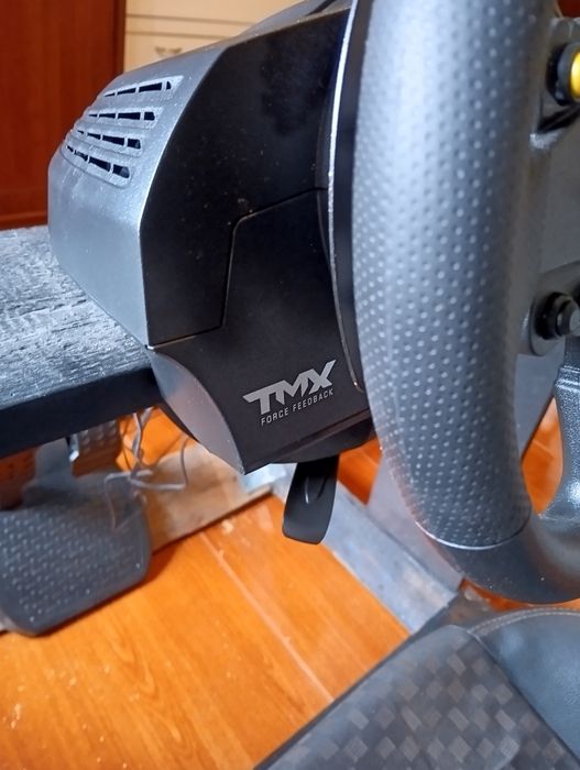 X-box serie S 512gb 2 comandos + SIG com Thrustmaster TMX force back