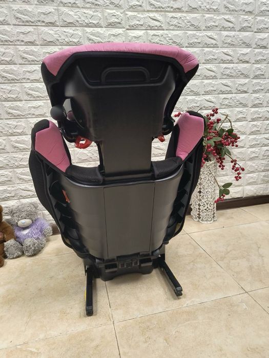 Автокрісло Recaro Monza Nova 2 Seatfix Група 2/3 (15-36 кг) бустер