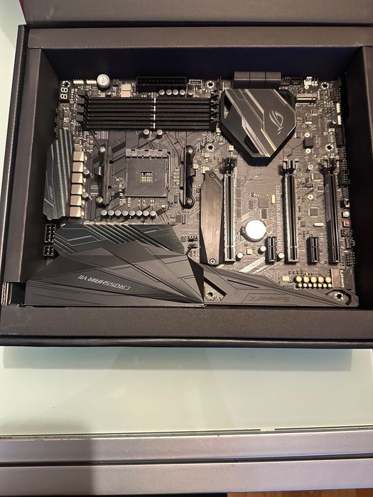 Motherboard ASUS ROG Crosshair VII Hero (Socket AM4 - AMD X470 - ATX)