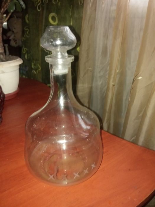 Стеклянный графин .Времён СССР.