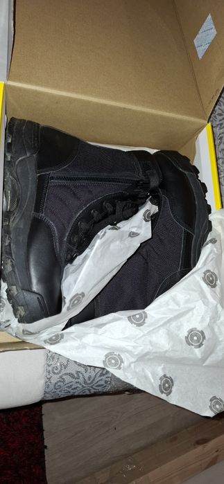 Botas de segurança novas