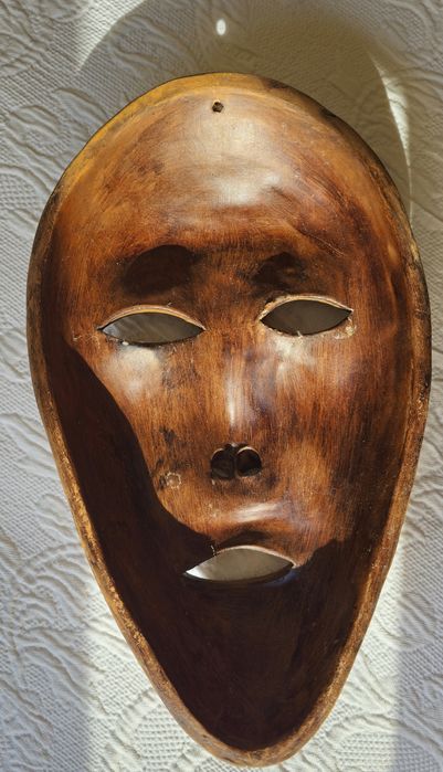 Par de Máscaras Decorativas de Estilo Africano (Barro)