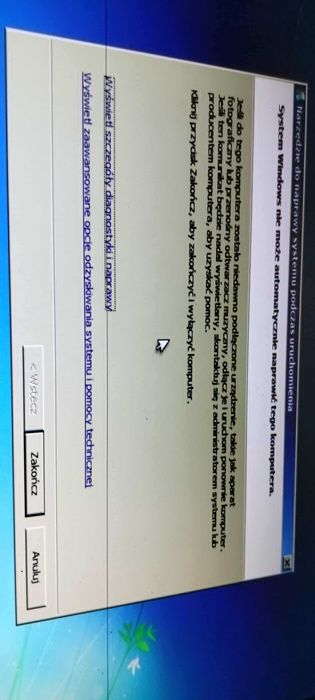 komputer stacjonarny Dell OPTIFLEX 780 z monitorem i myszka