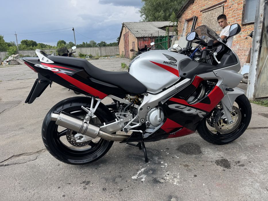 Продам мотоцикл HONDA CBR F4i