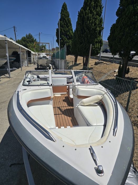Crownline 176 BR (1998) – Totalmente Restaurada – Motor Reconstruído – Pronta a Navegar