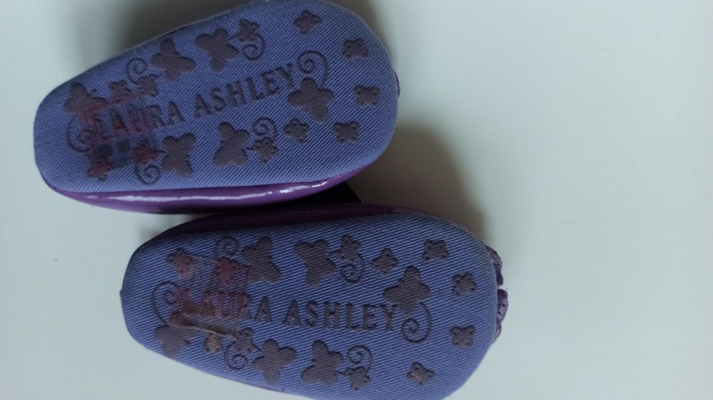 Buciki Laura Ashley r.17