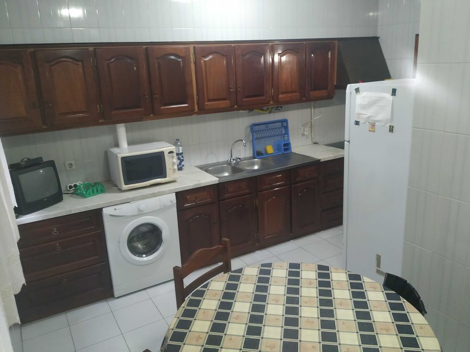 Quarto Estudante perto ESECS/CM leiria Localização TOP