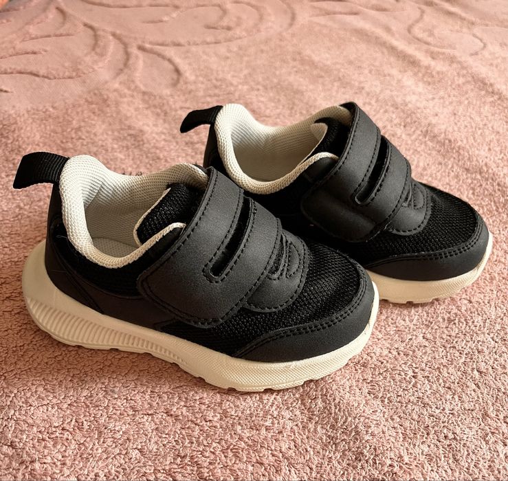 Кросівки дитячі HM, розмір 20/21