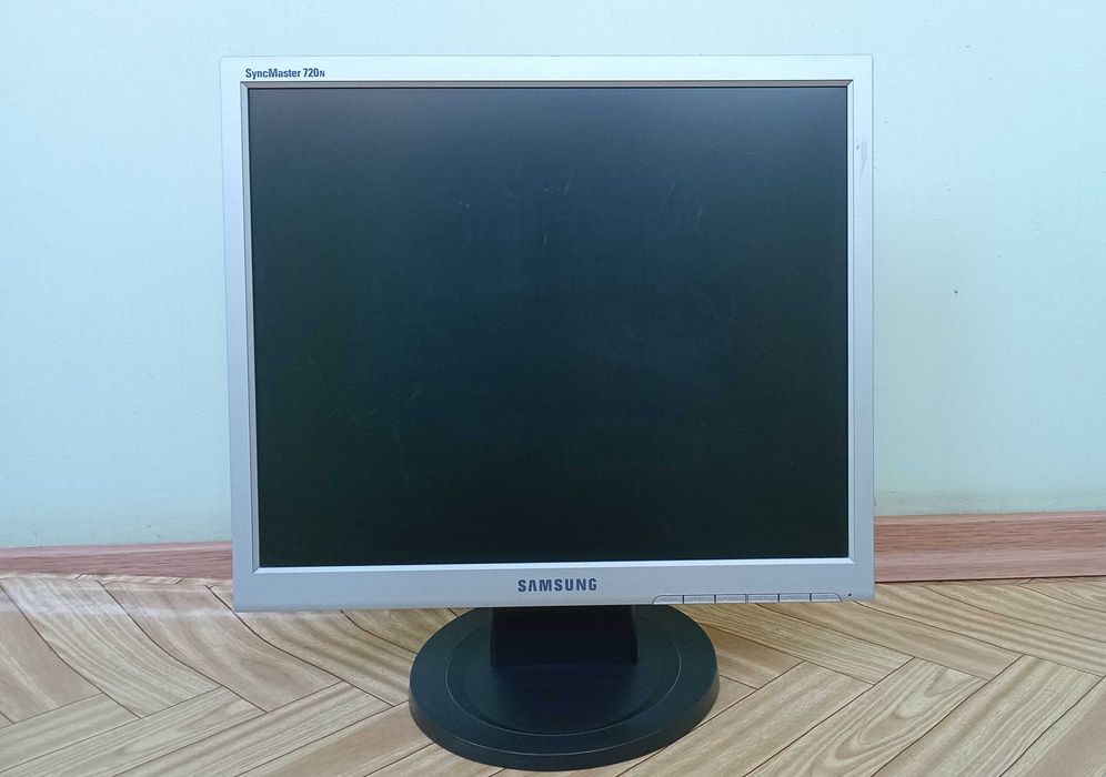 Монітор 17" Samsung 720N