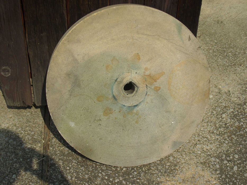 Kamień szlifierski duży, tarcza średnica 55 cm