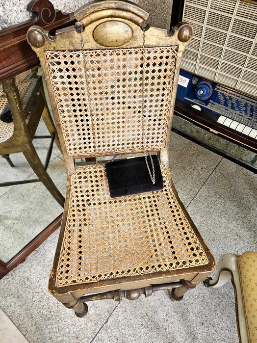 Cadeira vintage  em bom estado