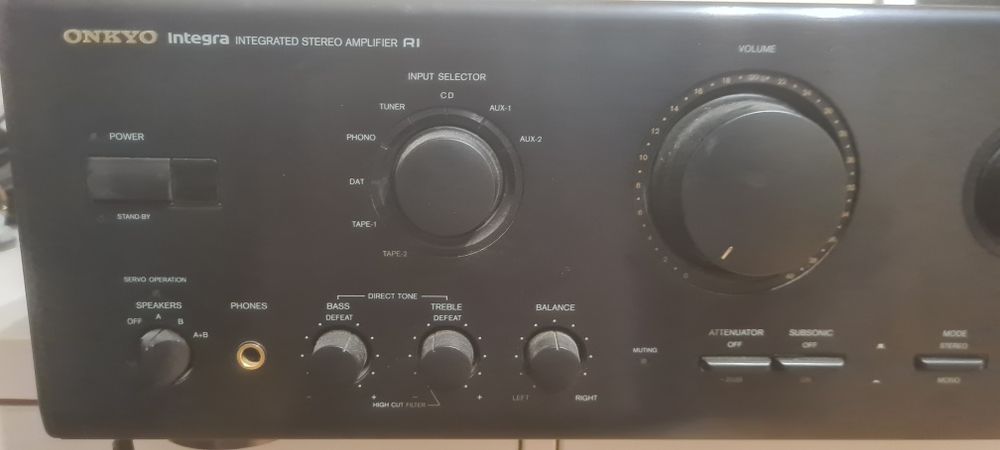 Amplificador onkyo integra R1