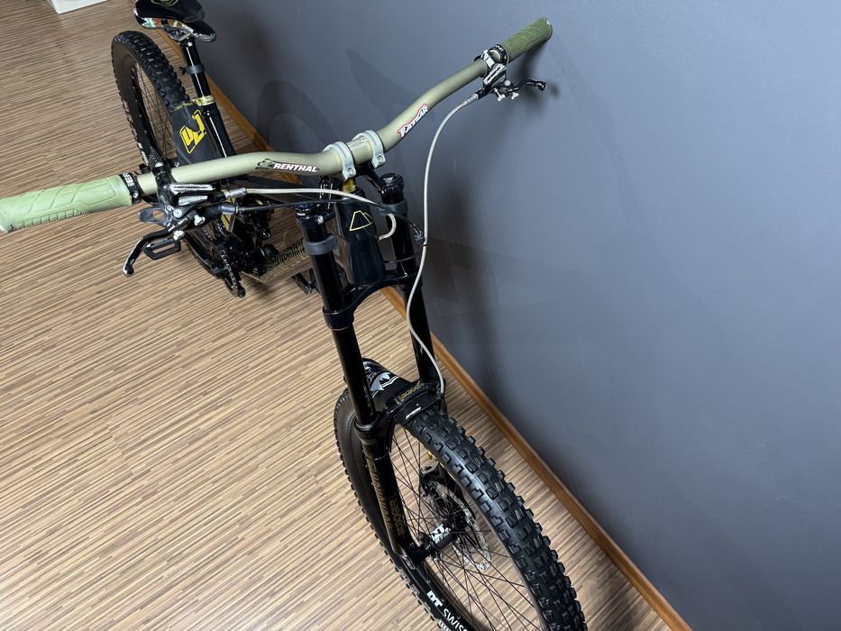Canyon Sender rower zjazdowy DH downhill full fr nie enduro fuzz tues v10 demo