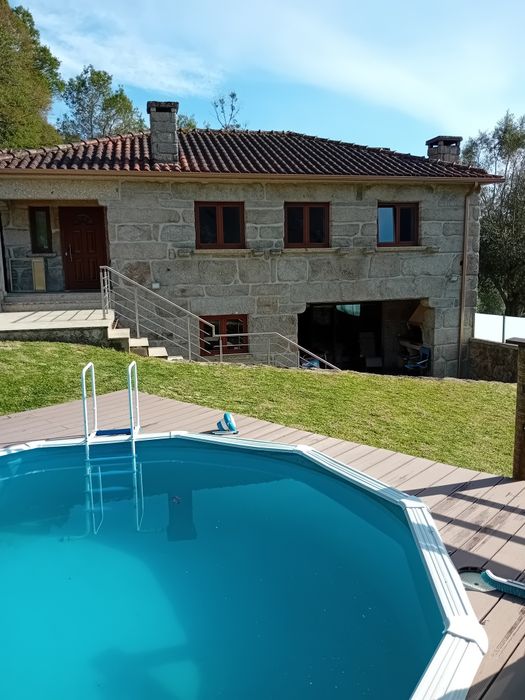 Casa  Férias   Cabril, Montalegre, Sete Lagoas Gerês  piscina) 120€/noite