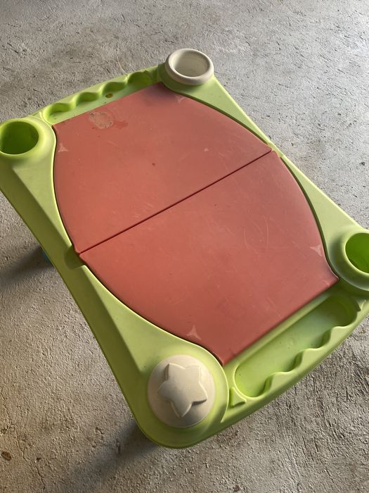 Stolik wodny dla dzieci do ogrodu