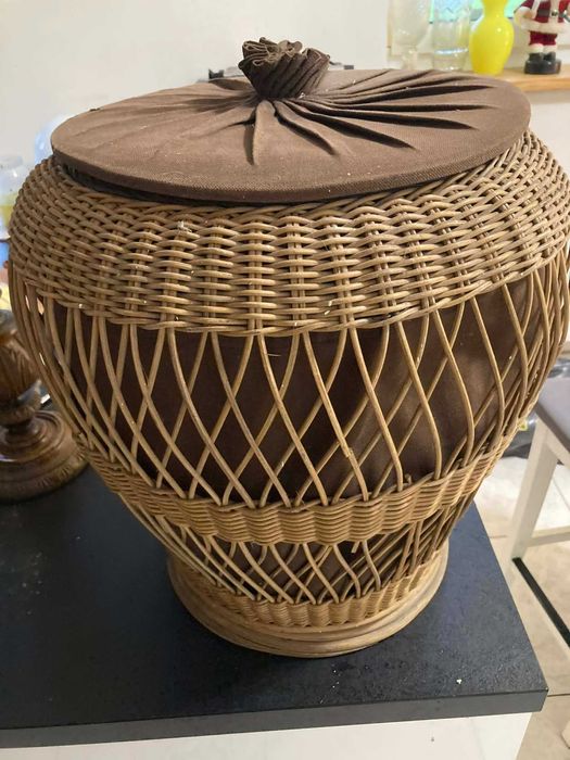 Kosz wiklinowy stary