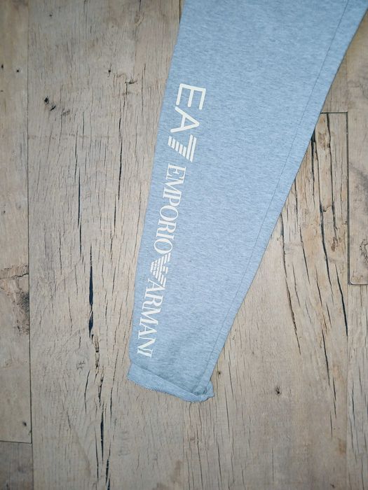 Szare dresy Emporio Armani S